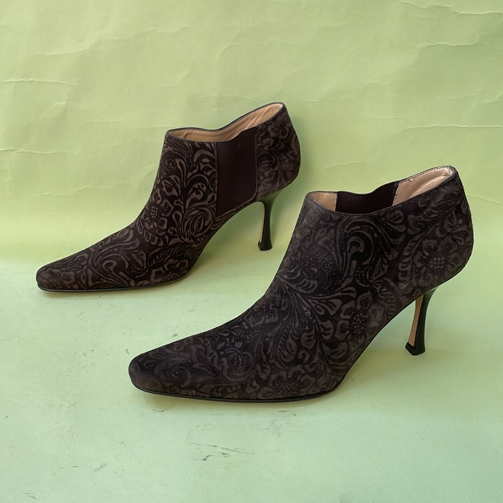 New vintage brown Isaac Isaac Mizrahi suede leather booties